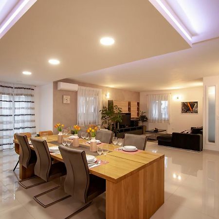 Apartman Nebo Pola Esterno foto