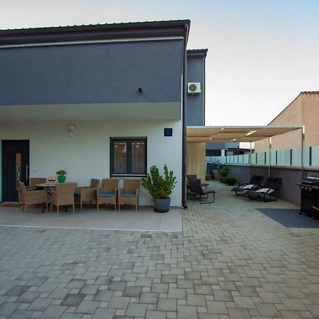 Apartman Nebo Pola Esterno foto