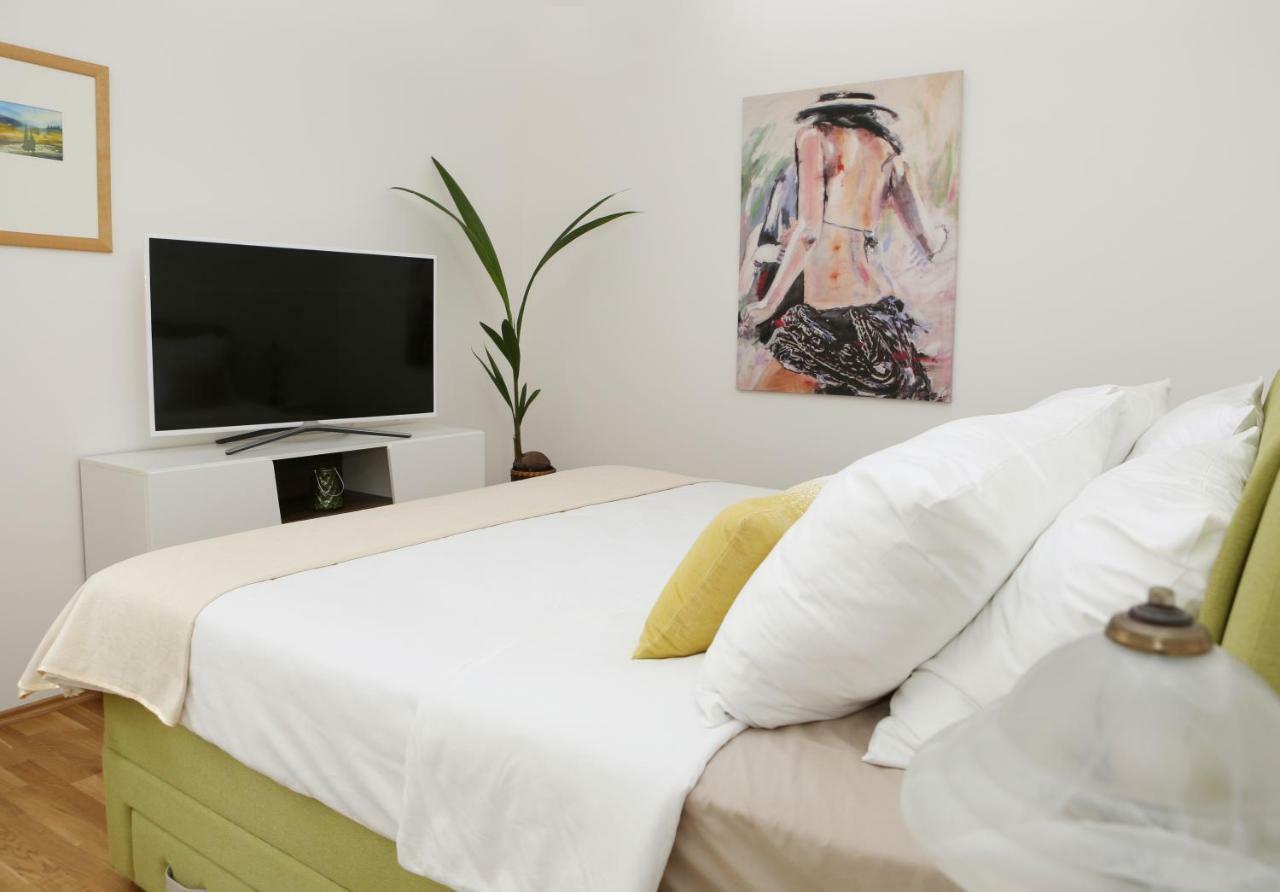 Apartman Nebo Pola Esterno foto