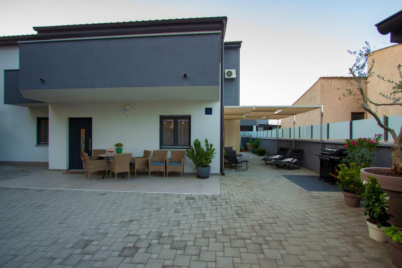 Apartman Nebo Pola Esterno foto