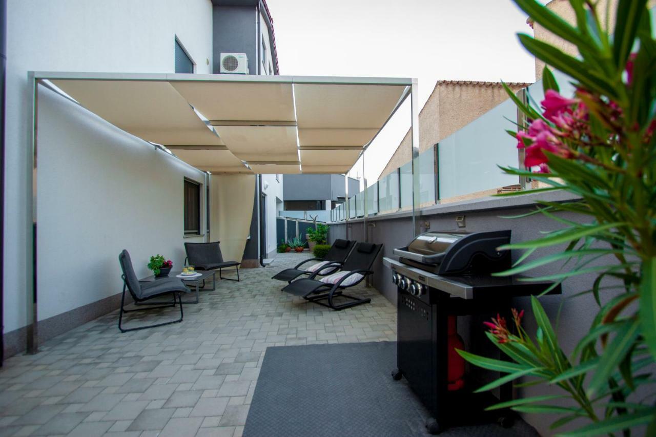 Apartman Nebo Pola Esterno foto