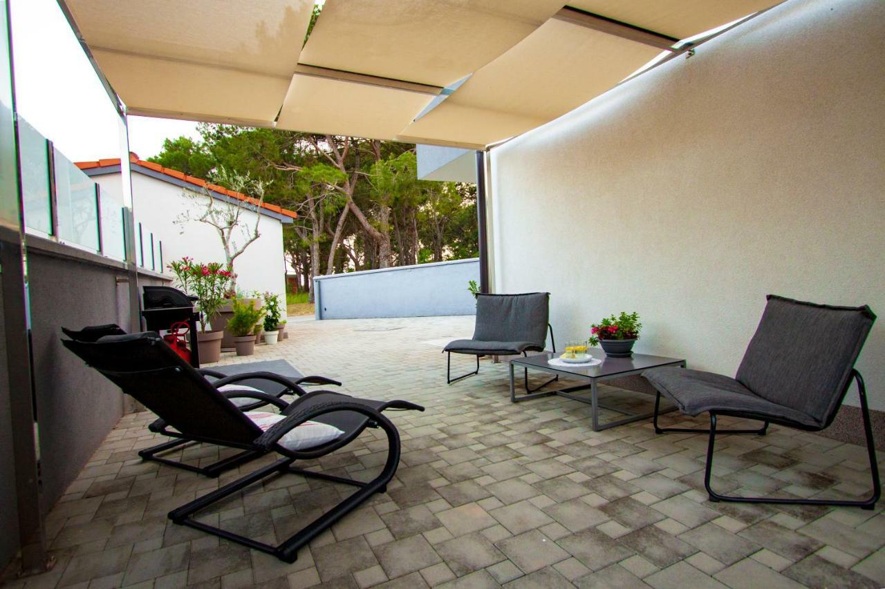 Apartman Nebo Pola Esterno foto