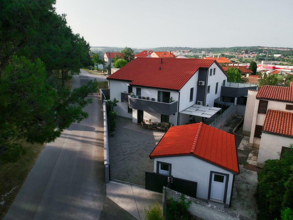 Apartman Nebo Pola Esterno foto