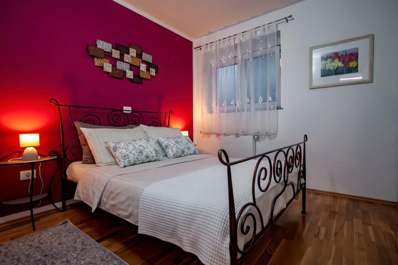 Apartman Nebo Pola Esterno foto