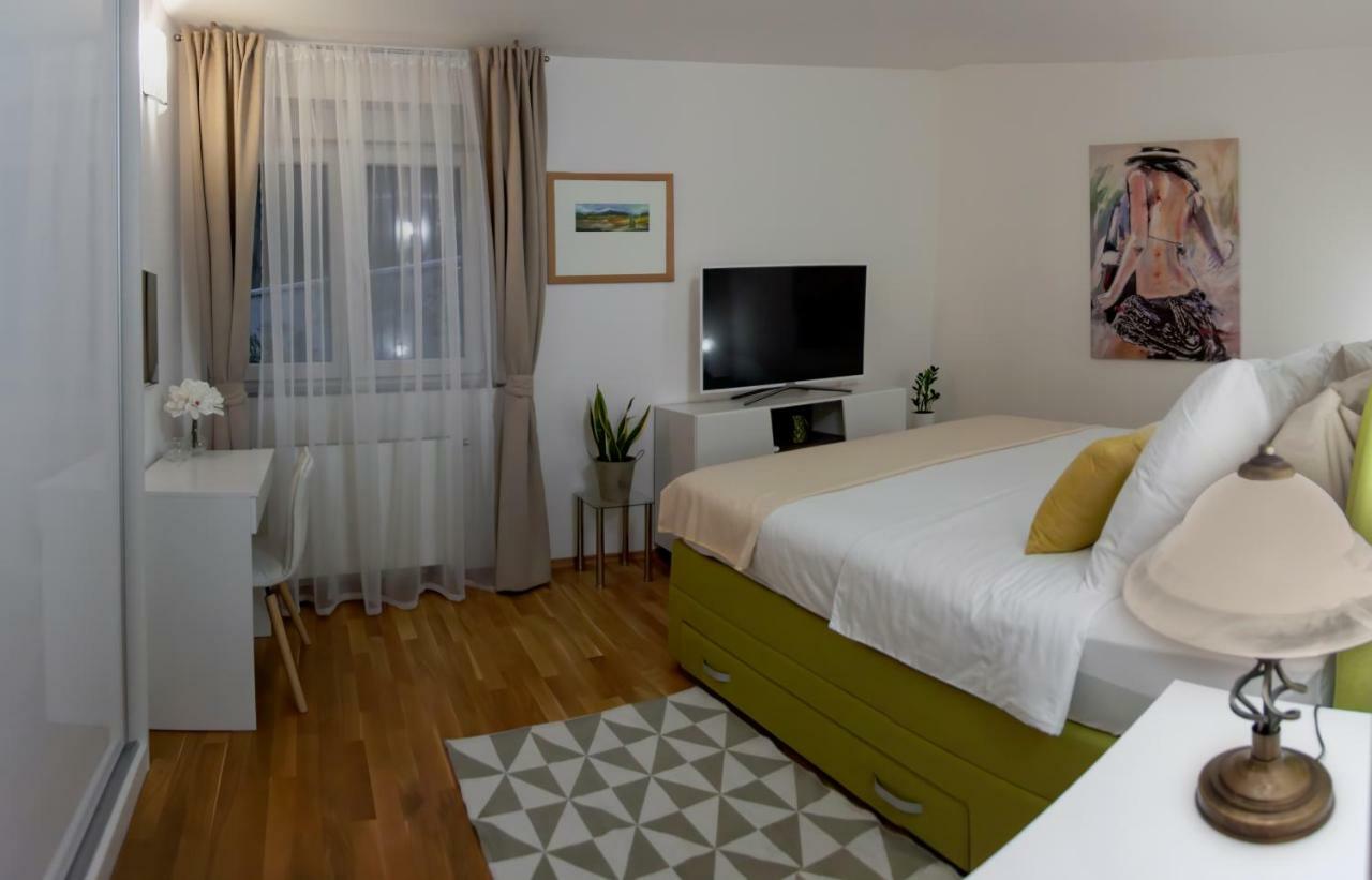 Apartman Nebo Pola Esterno foto